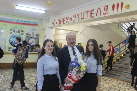 Владимир МИХАЙЛОВ поздравил учителей с профессиональным праздником