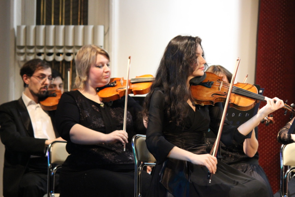 Воспитанники Романовского центра инвалидов на концерте симфонического оркестра