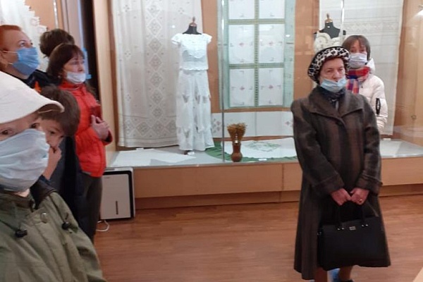 Владимир Михайлов поздравил старшее поколение с Днём пожилых людей