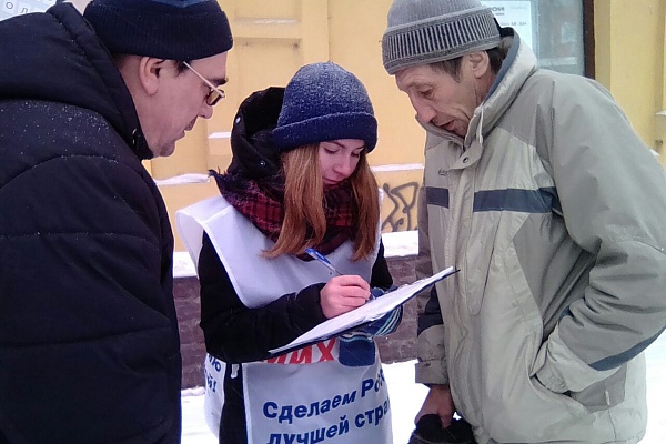 В Омске, Красноярске и Томске собирают подписи в поддержку Владимира Михайлова